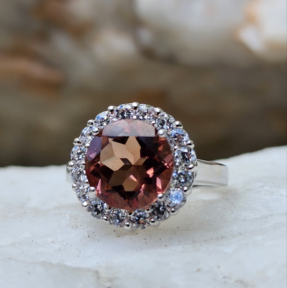 Solid Sterling 925 Silver Elegant Ring Alexandrite Stone White Topaz Crystals